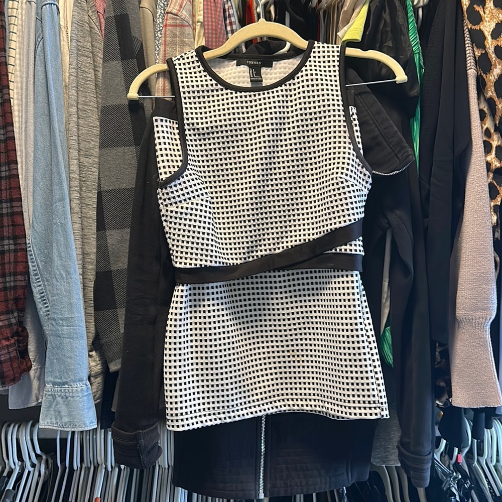 White and black Set